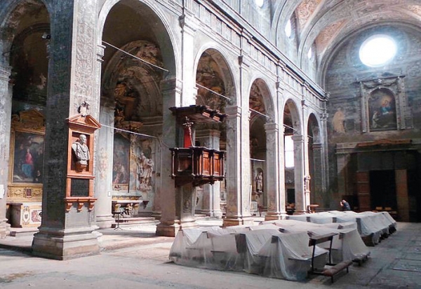 L’interno della chiesa di San Paolo inagibile da sette anni